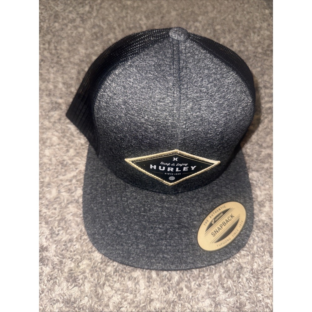 Hurley Renegade Trucker Hat / Cap   Black / Black Mesh  Snapback OSFA